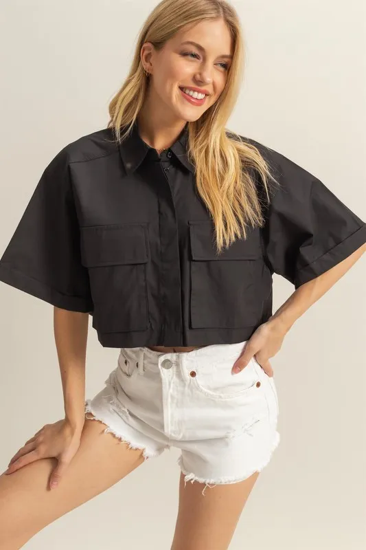 Front Pockets Poplin Collared Neck Crop Shirt - Black