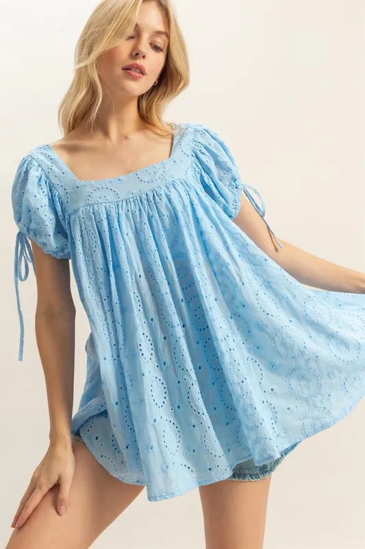 High-Low Eyelet Square Neck Short Sleeve Blouse - Pastel Blue